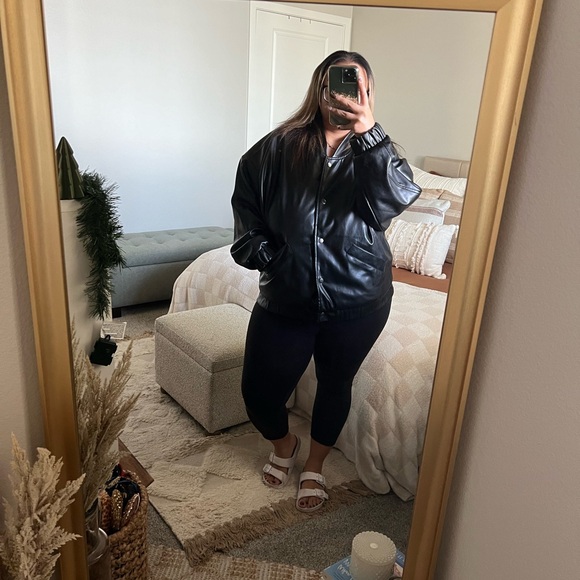 Leather jacket - Picture 1 of 4